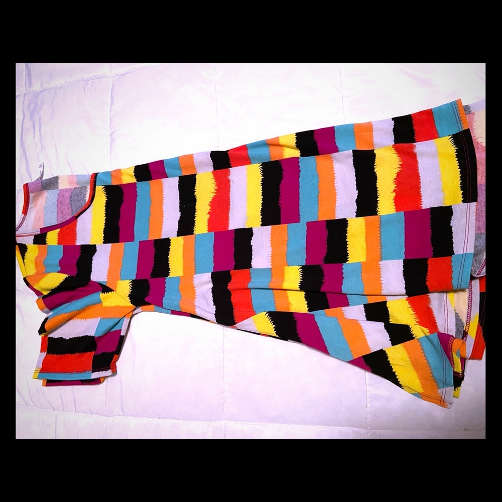 women’s top!  large in great condition